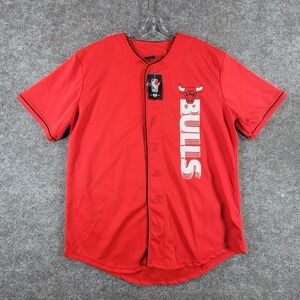 NWT U Chicago Bulls NBA Baseball Shirt Mens XL Red V-Neck Button-Front Graphic